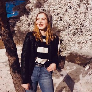 Meet your Posher, Courtney